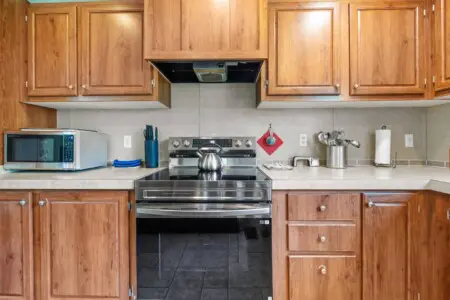 483a55e3 ff80 4b5a a43f 06c1b0e0d8a9