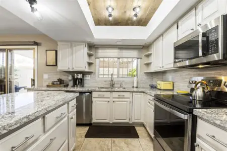 65ba2a24 9fb9 49cb b6de 7a9737b06fe5