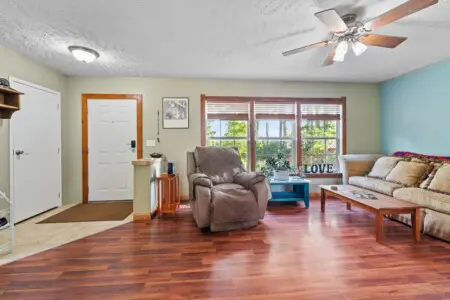 86344d58 f64e 4e24 a383 bc94a184143f