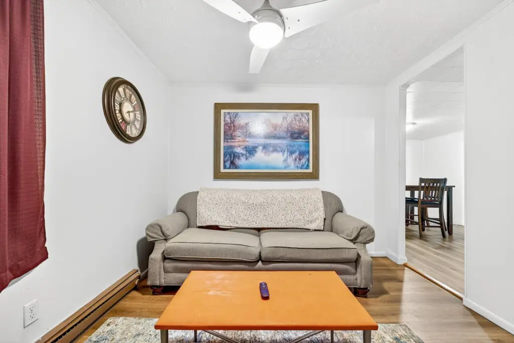 8bced8b4 47be 4c5a b33e cb7c75fad208