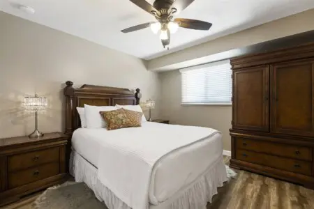 04a73ecc 70a2 4d66 8e19 3e876d2e32a2