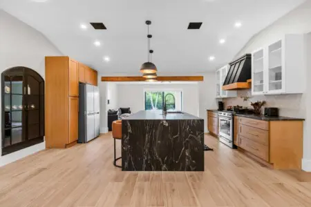 0ae99e09 9623 4b51 8416 cf0ac822509d