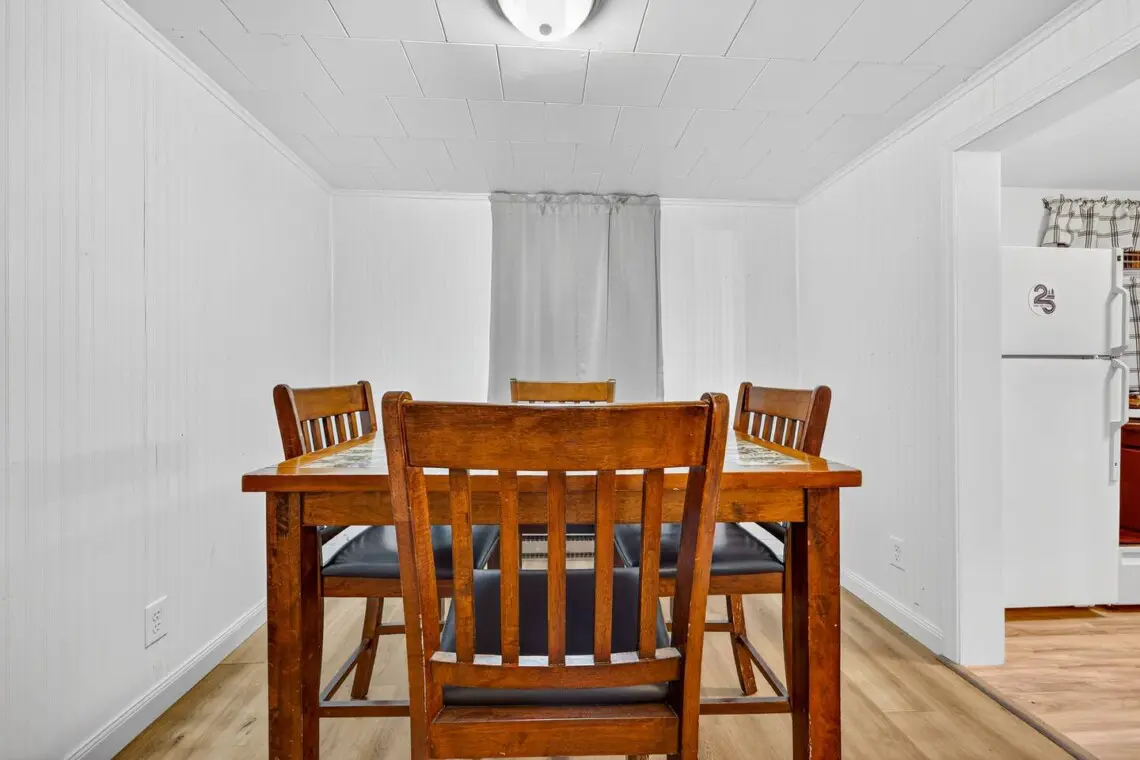 1f97c1d8 d951 406f abfe 7e7d6d799b4f