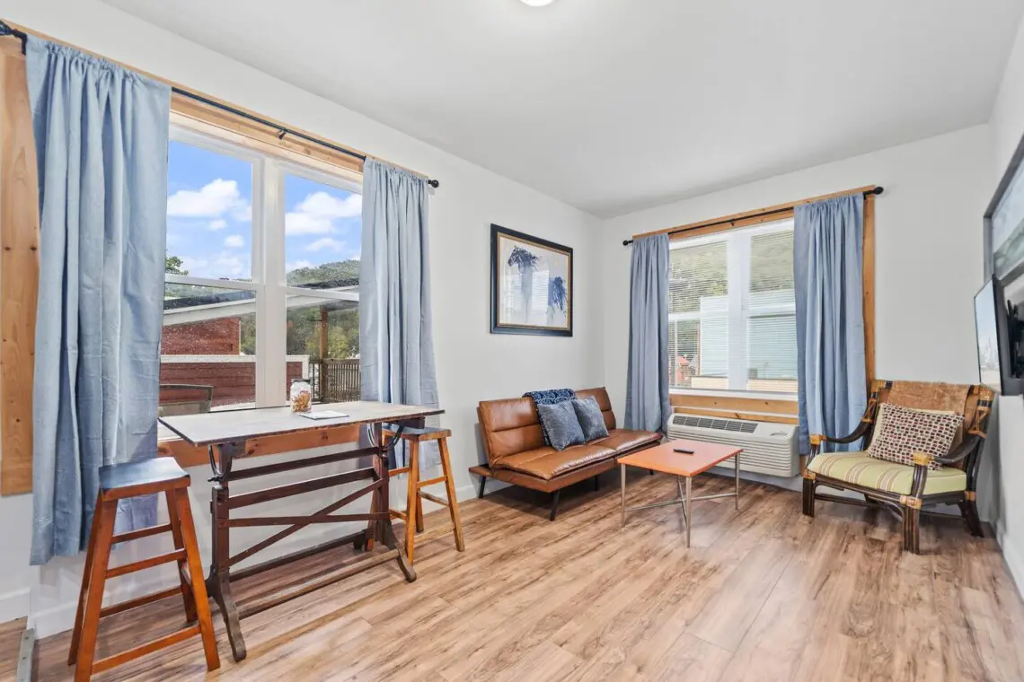 20b8451e 2201 4493 9686 39a1db889ada