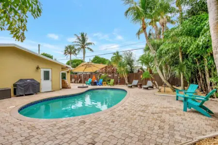 2bcbc1c5 a3b2 469d 80f3 936690844719