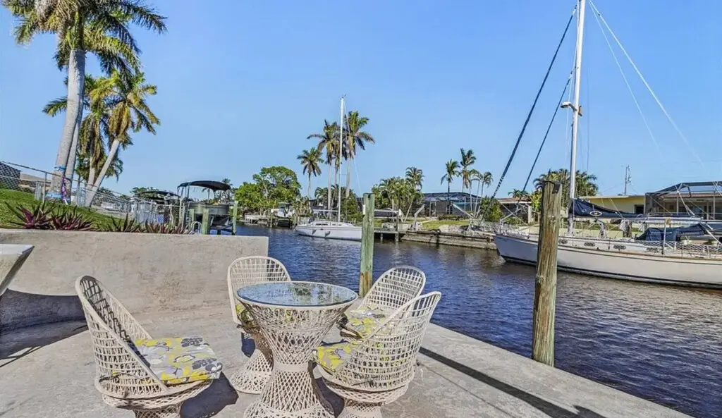 53b74f93 8e9f 4b4b 8c52 d40494e8fa13