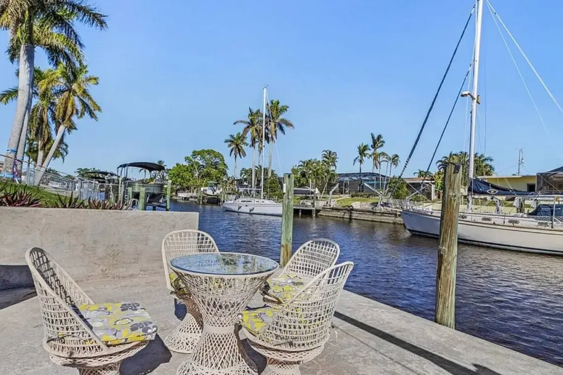 53b74f93 8e9f 4b4b 8c52 d40494e8fa13