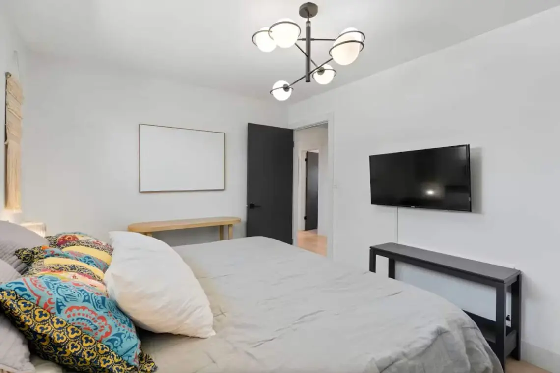 57a008ac fd5d 4731 8137 d0c50a2843d8