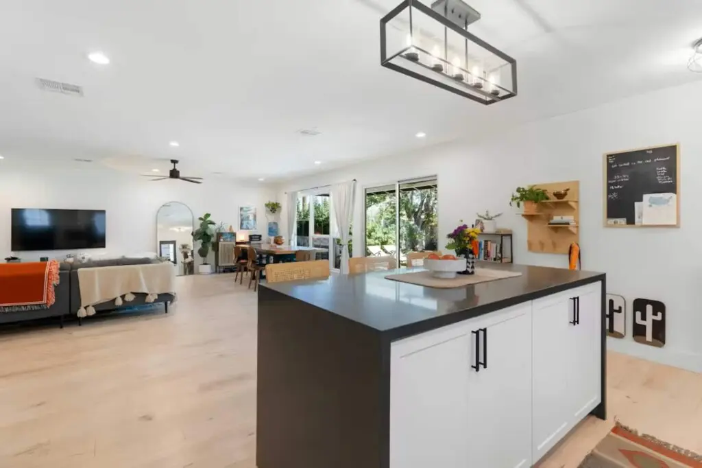 76a02f2a d8ba 44e1 9b56 06dbd361120c