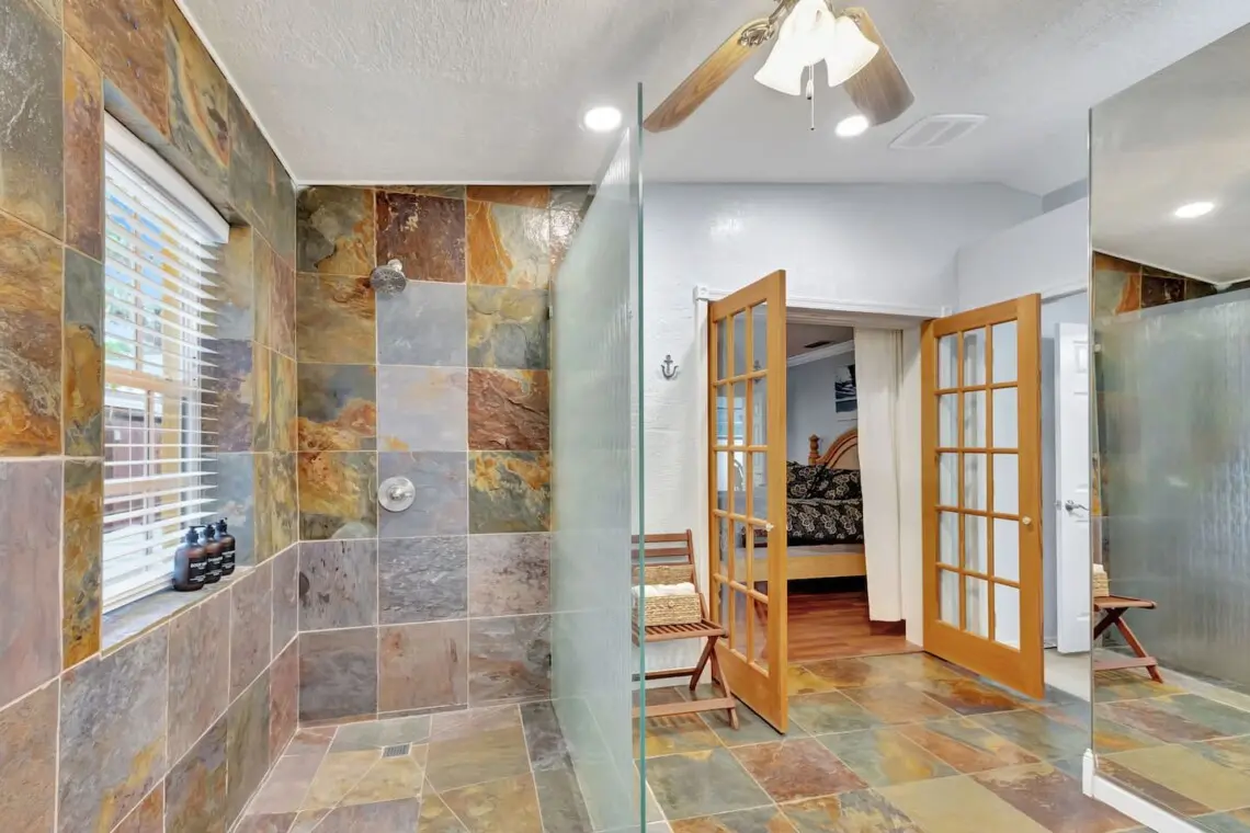 7a5184b8 42e3 45ef a545 9d699ae24236