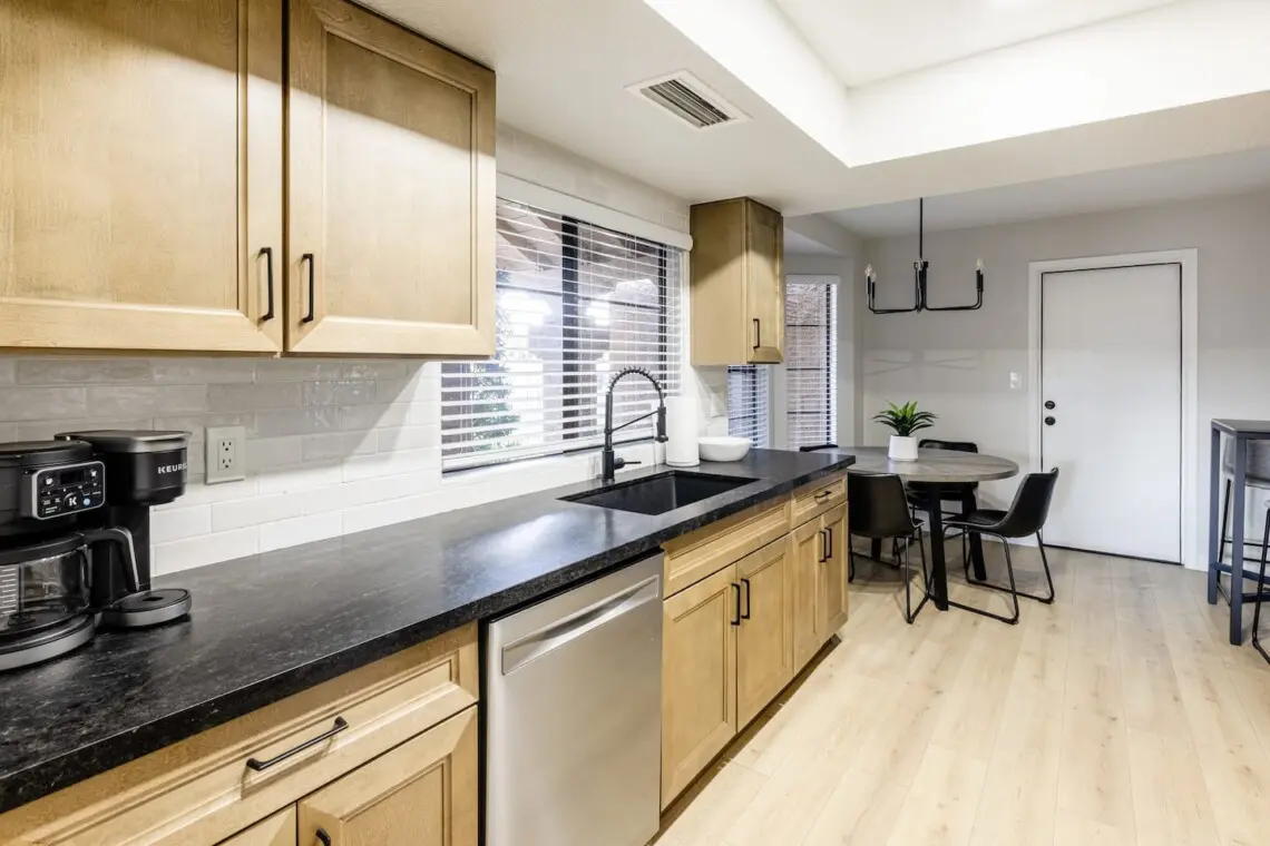 7b56e906 1987 4bff a43f 99eefa564e24