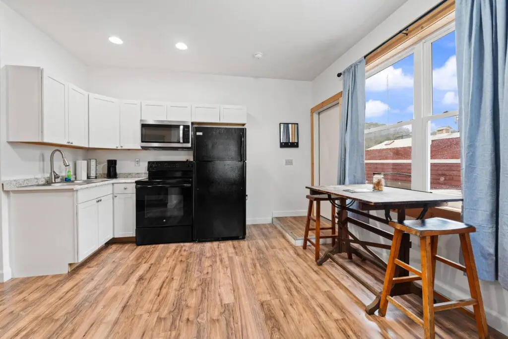 7eb1c917 4726 4f5b a1e2 2e69c08dcfc0