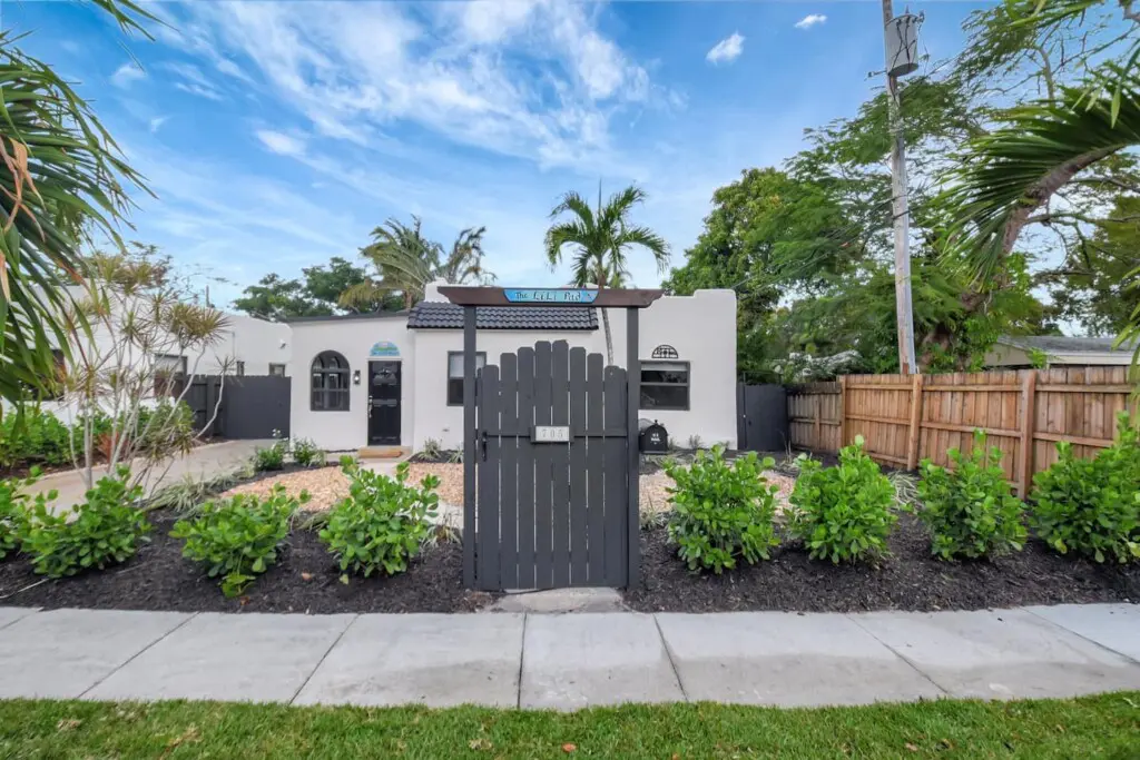 b0656120 10bd 4d50 bb4b e5e54d858df2