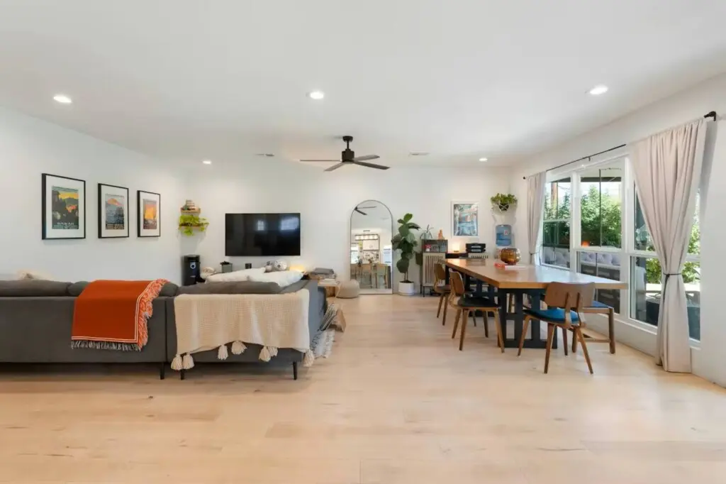 c3fb5499 b684 47d4 8f78 09f2d5a4a4bc