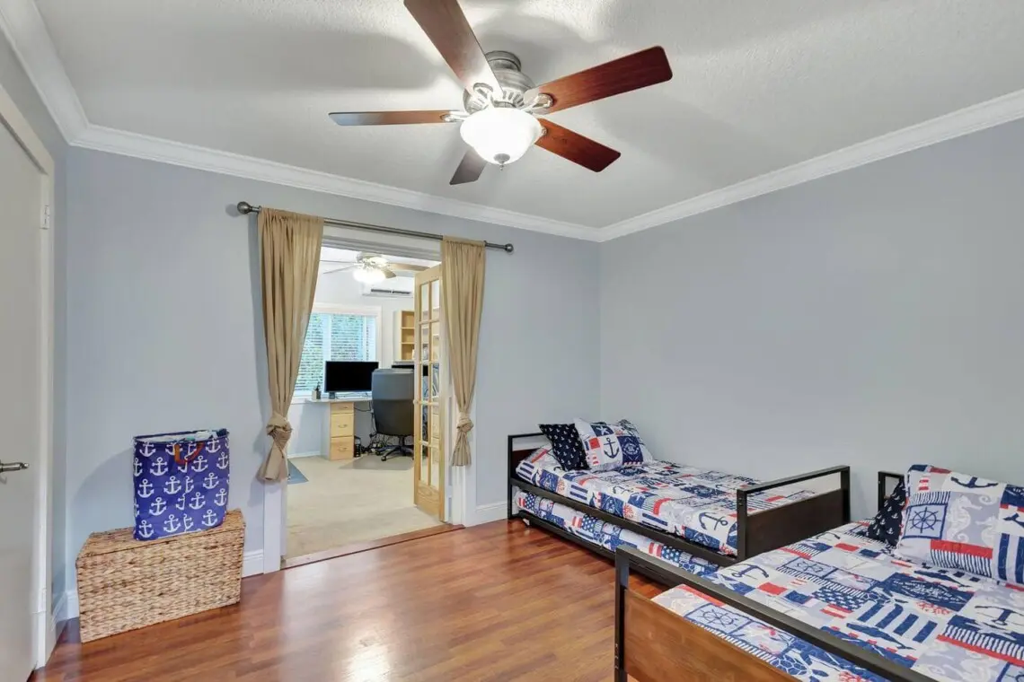 dee48488 5f54 4123 a6a6 4d9c3ea8c41f