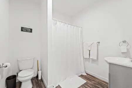 e04599b9 9677 4a06 9d60 b3108388049b