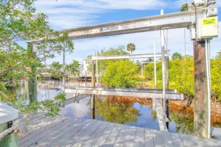 fc43f83d e546 4297 baf9 08d37bd4db27